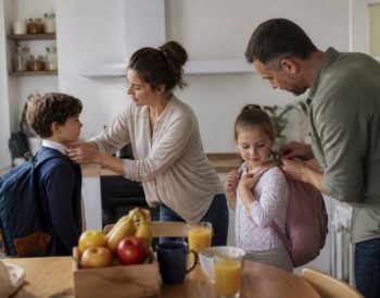 Créer des routines familiales qui simplifient les matinées et réduisent le stress dès le réveil