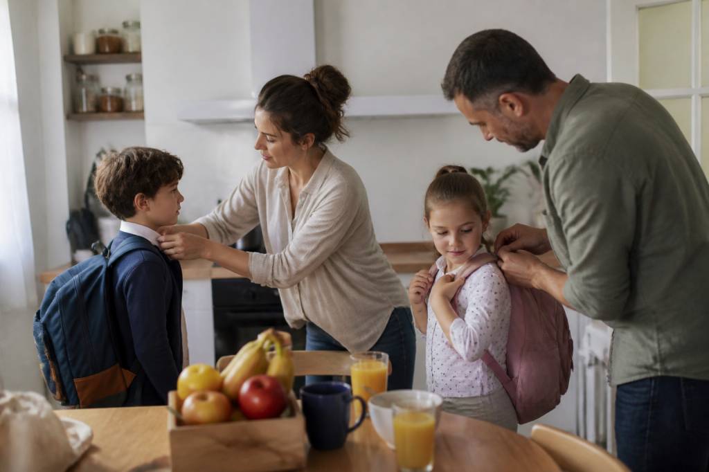 Créer des routines familiales qui simplifient les matinées et réduisent le stress dès le réveil
