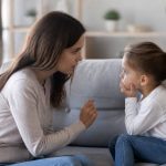 Les premiers liens avec bébé dès les premières semaines : comment favoriser l’attachement au quotidien