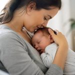 Le sommeil de bébé comprendre les réveils nocturnes pour mieux accompagner les nuits
