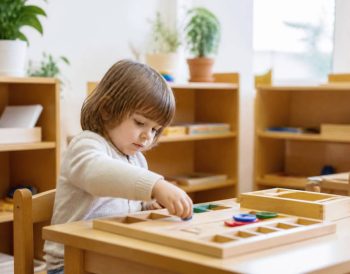 Le principe des école Montessory : comprendre une pédagogie qui respecte le rythme de l’enfant