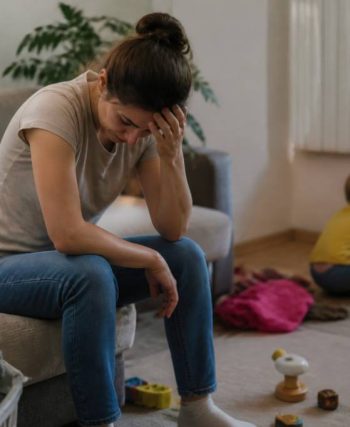 Burn out maternelle : comment le reconnaître et s’en sortir