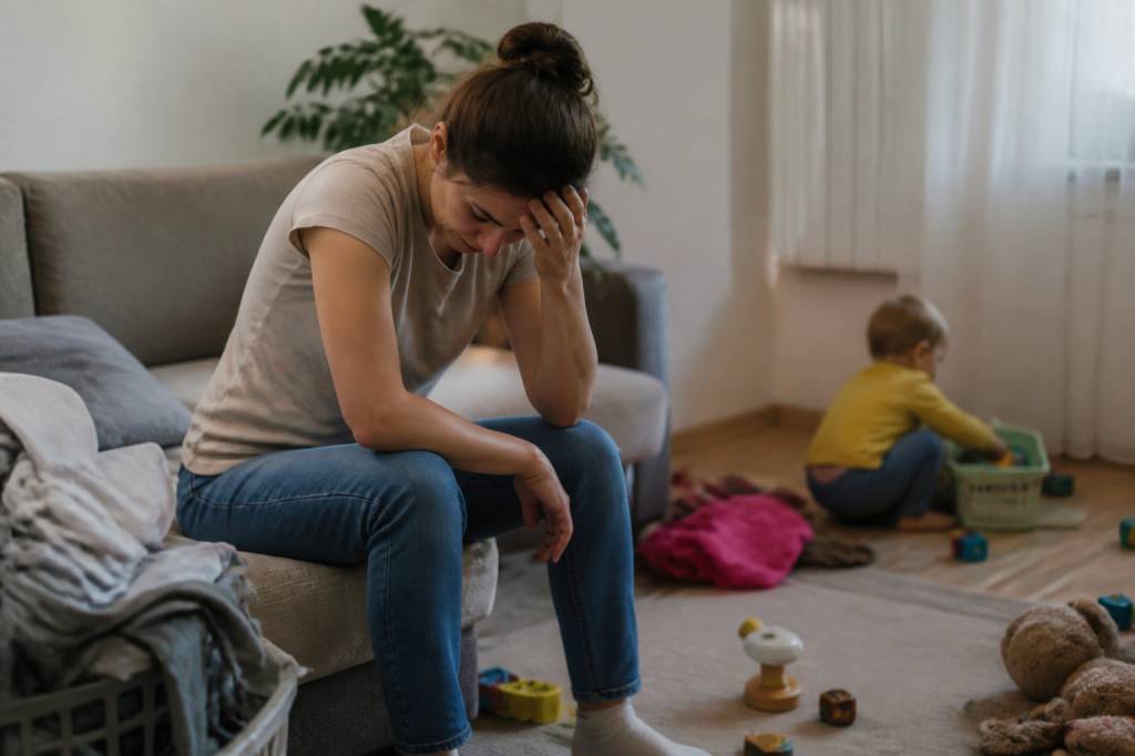 Burn out maternelle : comment le reconnaître et s’en sortir