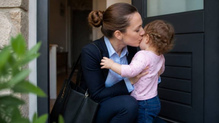 Reprise du travail après congés maternité : comment réussir une transition sereine